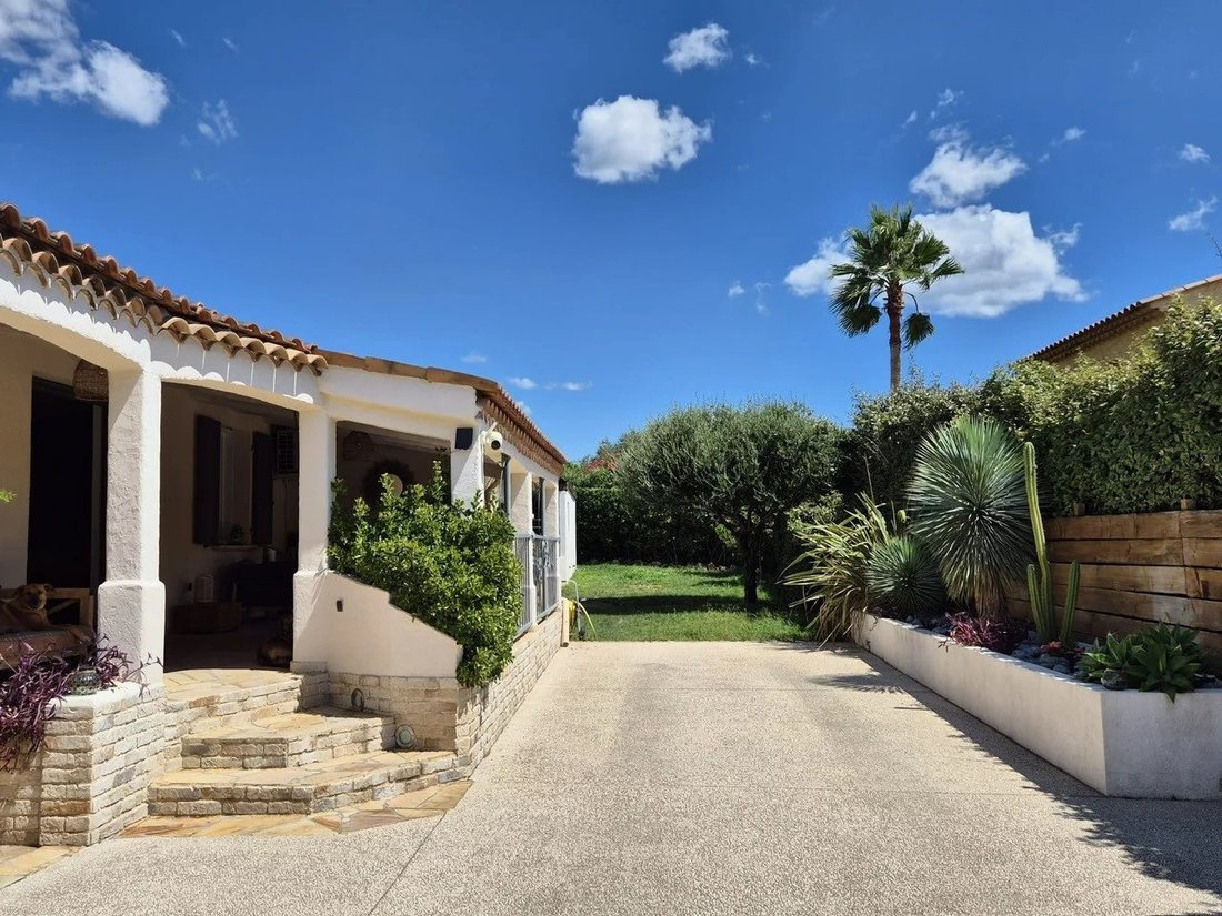 Villa in Ouest, Cogolin, France 4 - 18443307