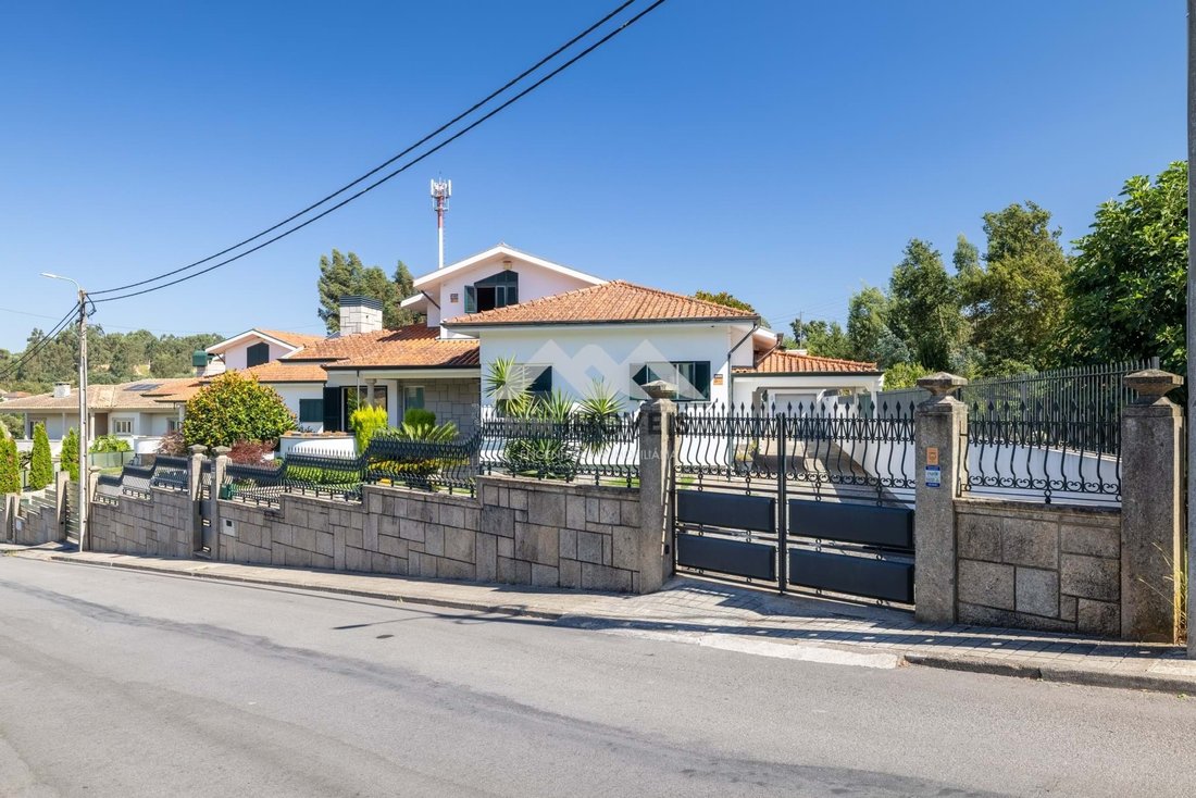 Villa in Gondomar (Sao Cosme), Valbom e Jovim, Porto District, Portugal 2 - 16015950