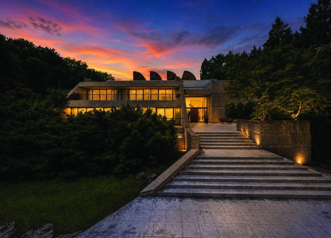 House in Toronto, Ontario, Canada 2 - 18443357