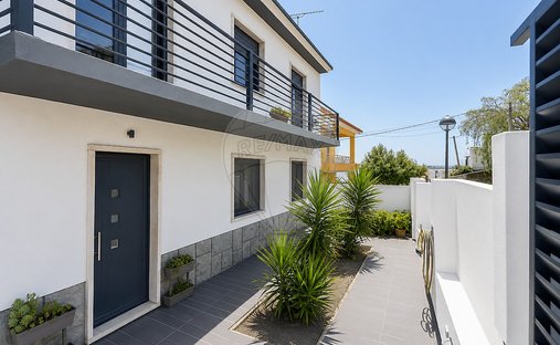 Villa in São João dos Montes, Lissabon, Portugal 1