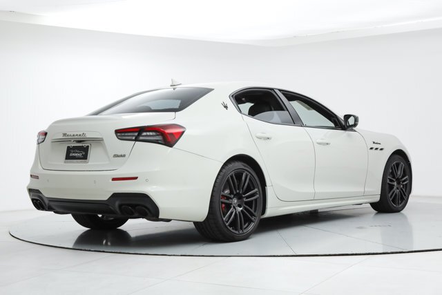 Sedan in Fort Lauderdale, FL, United States 5 - 17509203