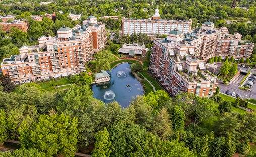Condo in Garden City, New York, United States 1