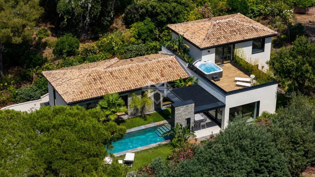 Villa in Basse Suane-Les Virgiles, Sainte-Maxime, France 1 - 18443537