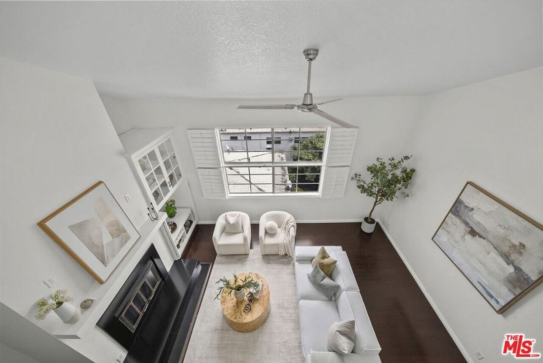 Condo in Los Angeles, California, United States 3 - 18437963