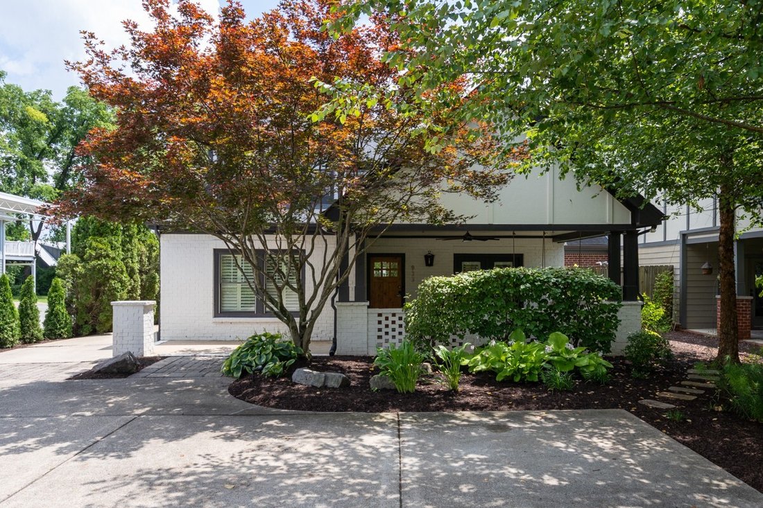 Co Op in Nashville, Tennessee, United States 1 - 18443235