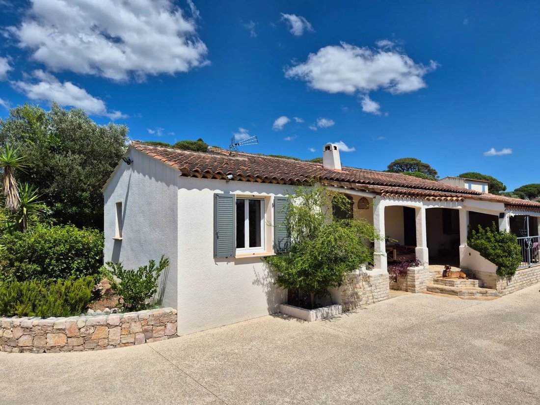 Villa in Ouest, Cogolin, France 3 - 18443307
