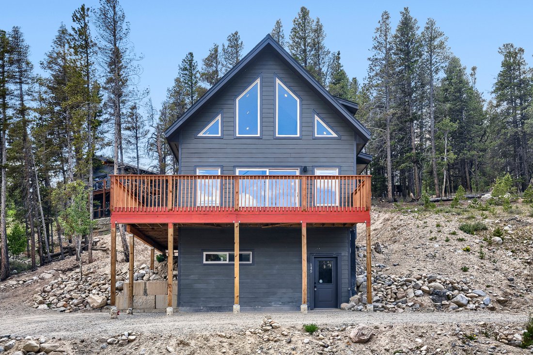 Alma, Colorado, United States 1 - 18444322