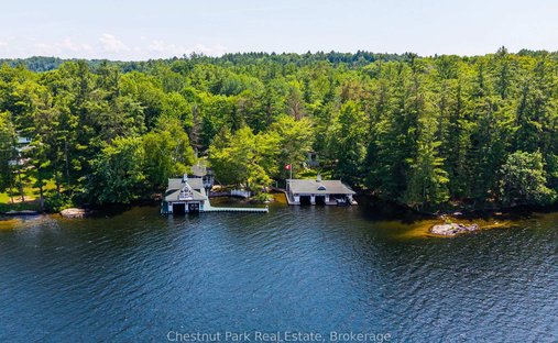 House in Muskoka Lakes, Ontario, Canada 1