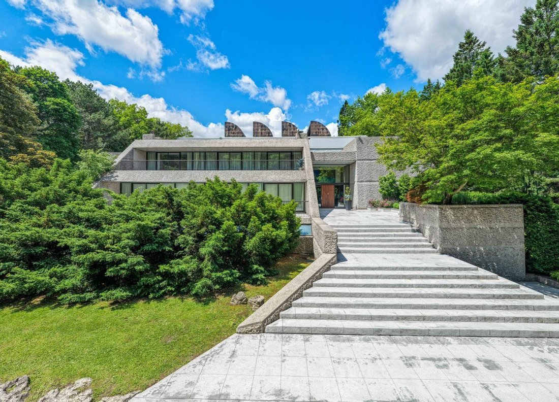 House in Toronto, Ontario, Canada 3 - 18443357