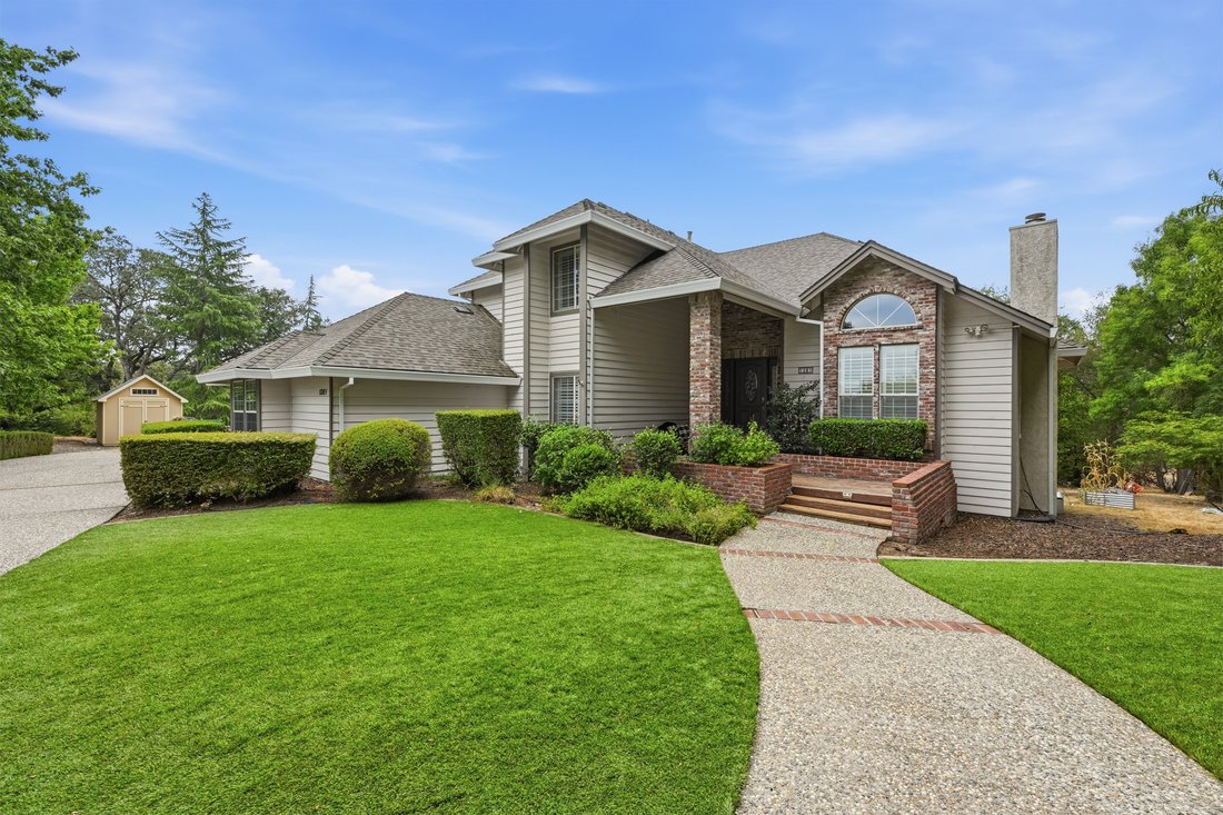 El Dorado Hills, California, United States 1 - 18444348