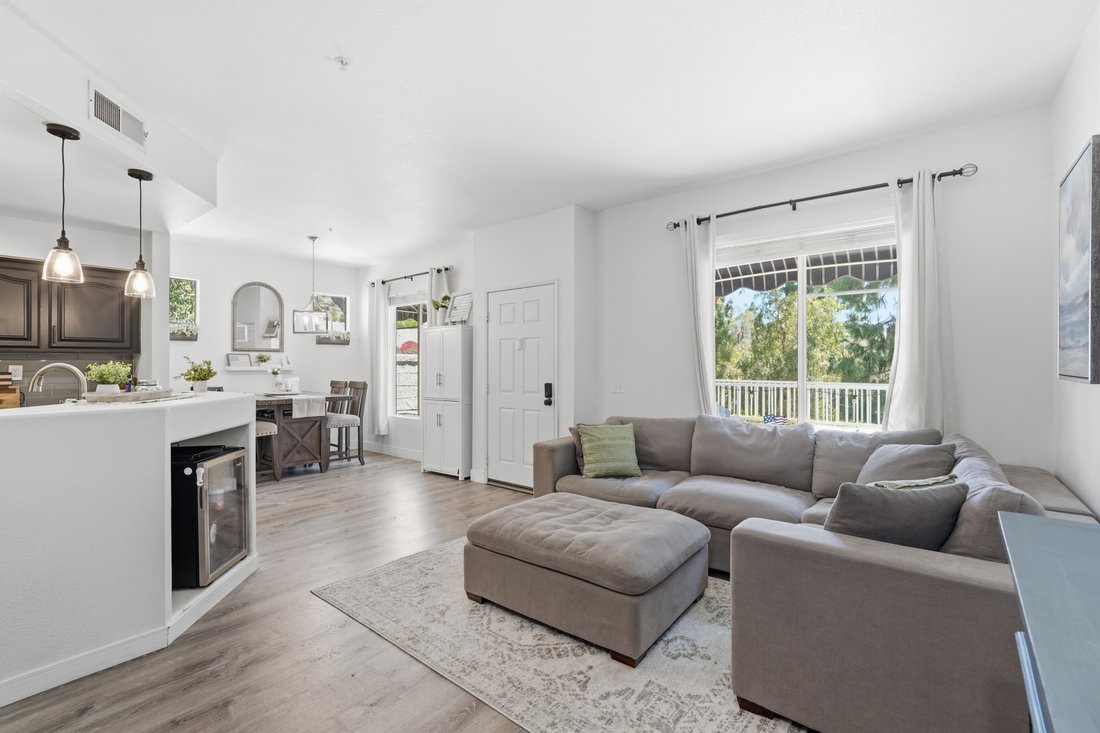 Townhouse in Aliso Viejo, California, United States 5 - 18444315