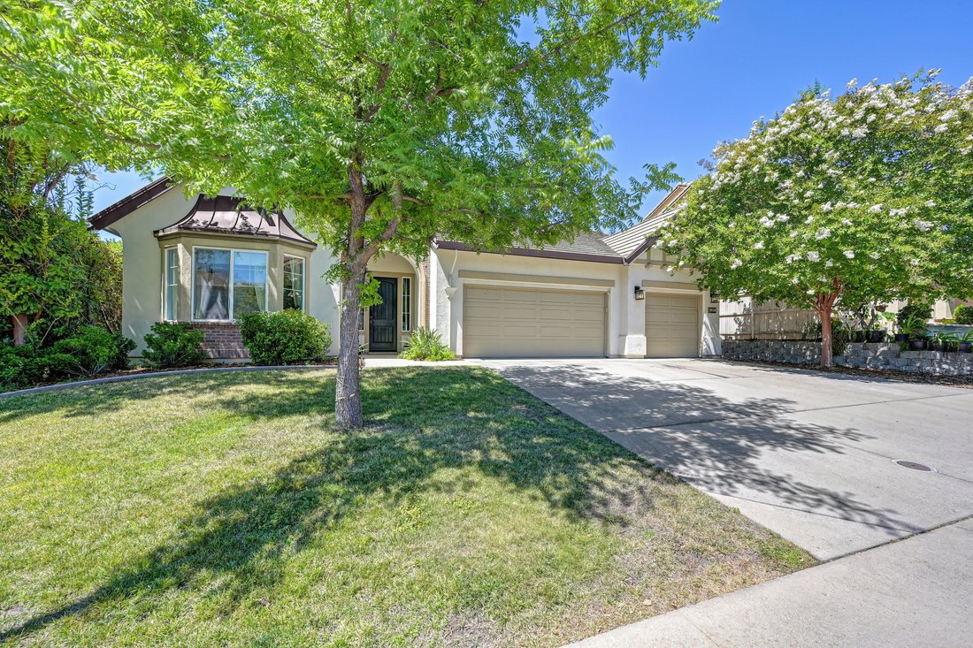 Rocklin, California, United States 4 - 18443262