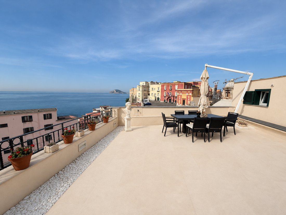 Apartment in Historic Center, Pozzuoli, Campania 3 - 18443314
