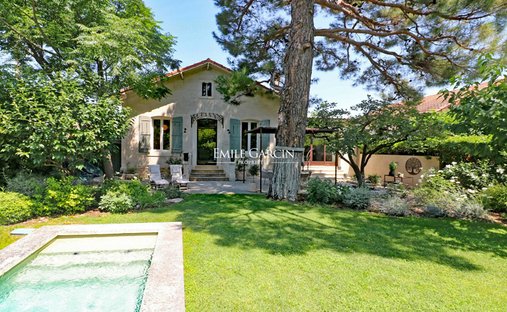 Villa in Saint-Rémy-de-Provence, Provence-Alpes-Côte d'Azur, France 1