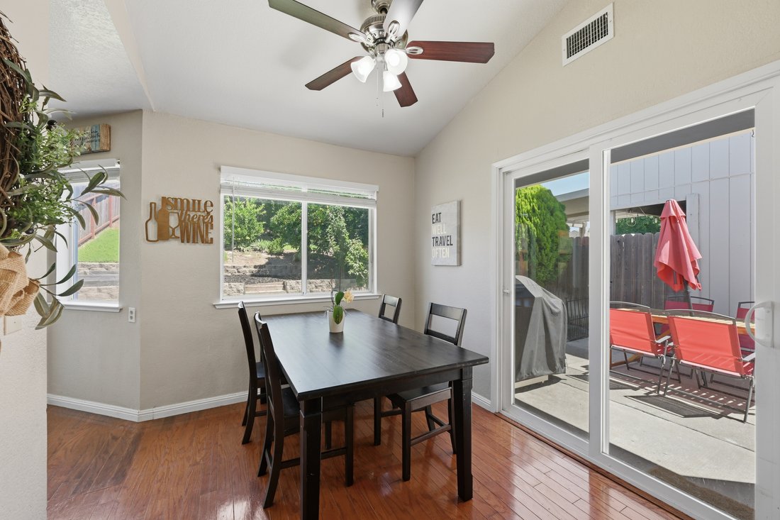 Rocklin, California, United States 3 - 18444966