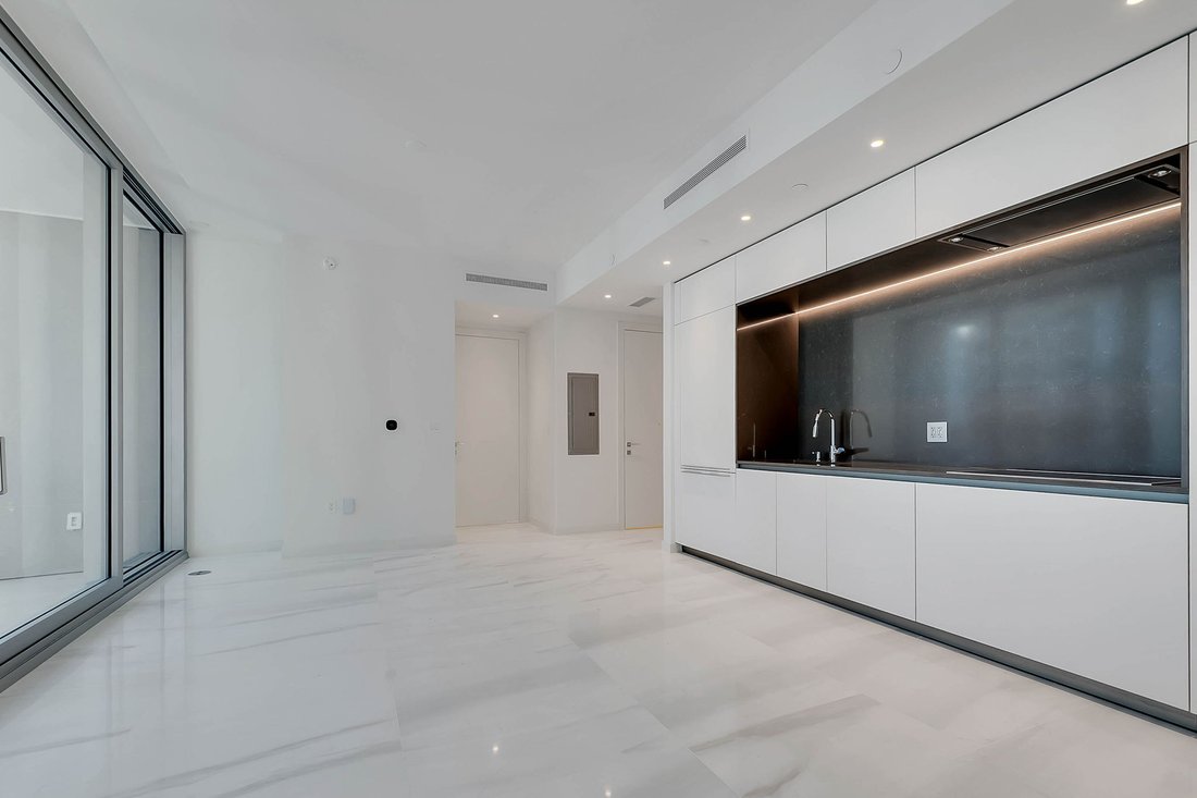 Condo in Miami, Florida, United States 4 - 18444953