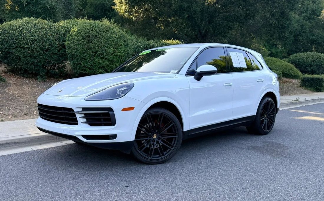 Suv in Newbury Park, CA, United States 1 - 18256325