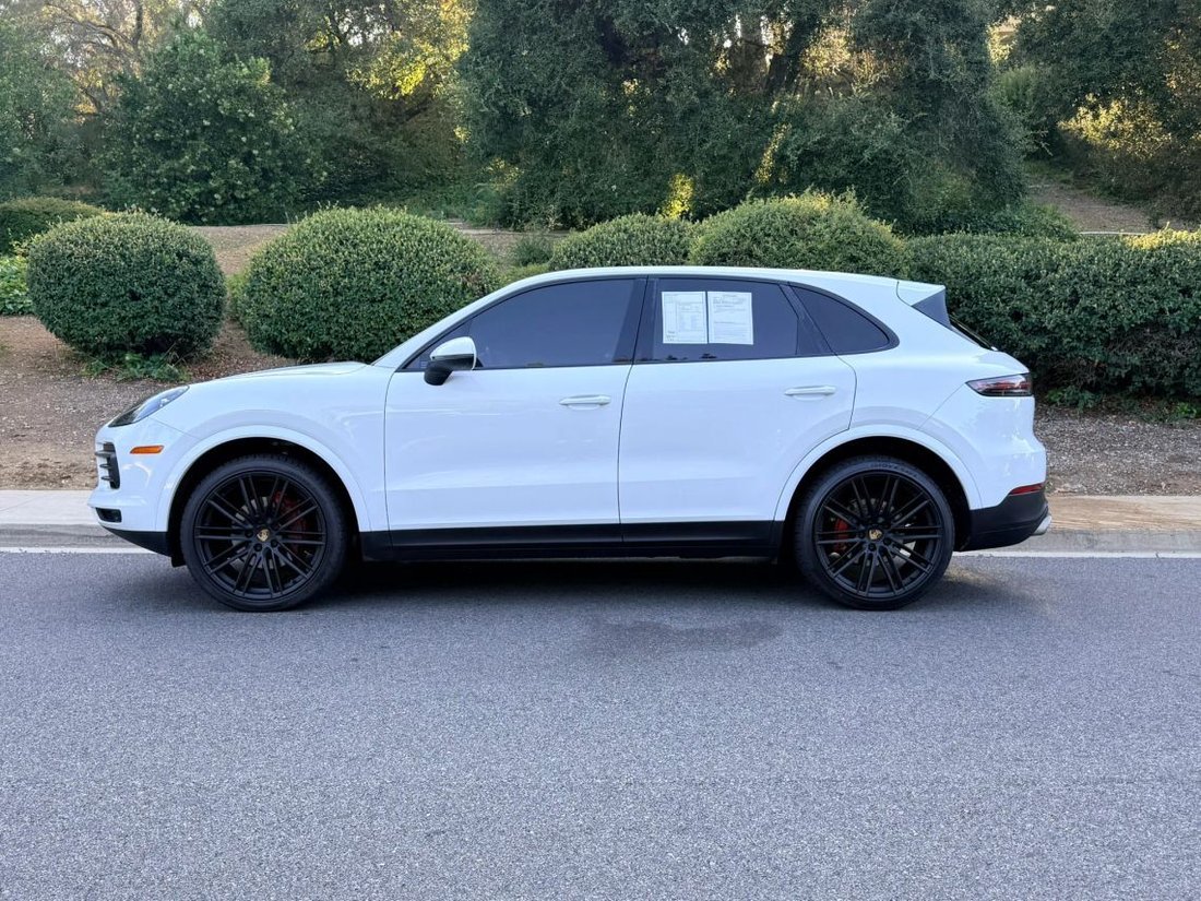 Suv in Newbury Park, CA, United States 2 - 18256325