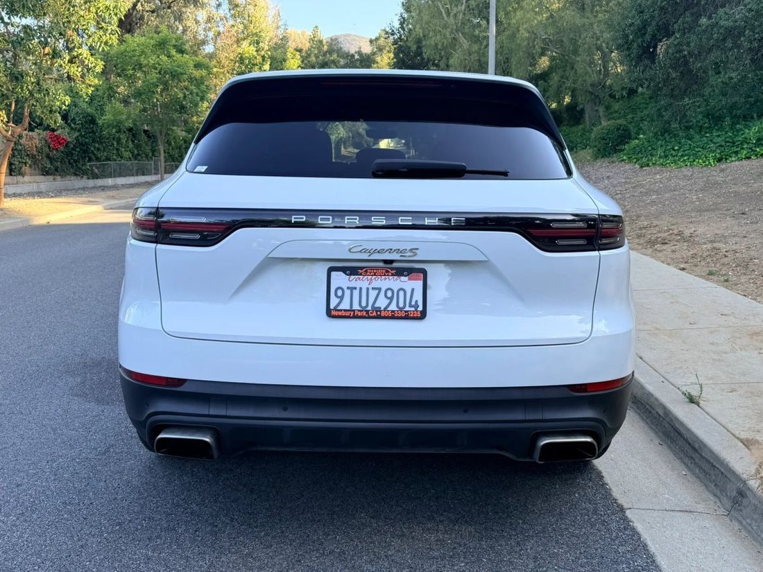 Suv in Newbury Park, CA, United States 4 - 18256325