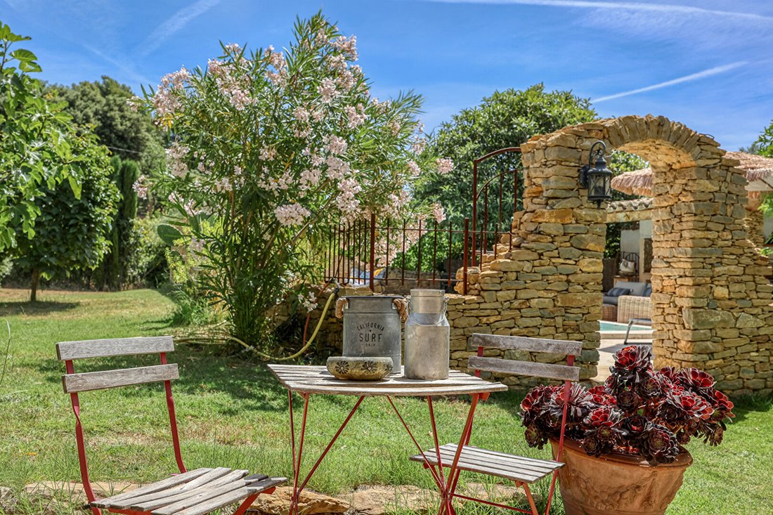Villa in Le Castellet, Provence-Alpes-Côte d'Azur, France 3 - 18444430
