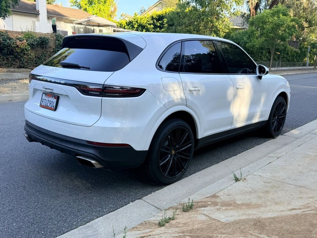 Suv in Newbury Park, CA, United States 5 - 18256325