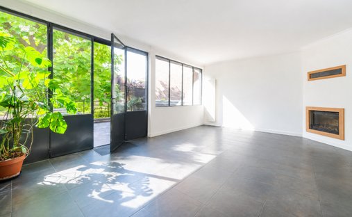 Villa in Centre, Nanterre, France 1