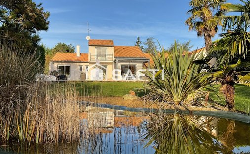 House in Auxances, Migné-Auxances, France 1