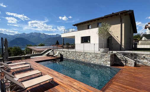 Villa a Colico, Lombardia, Italia 1
