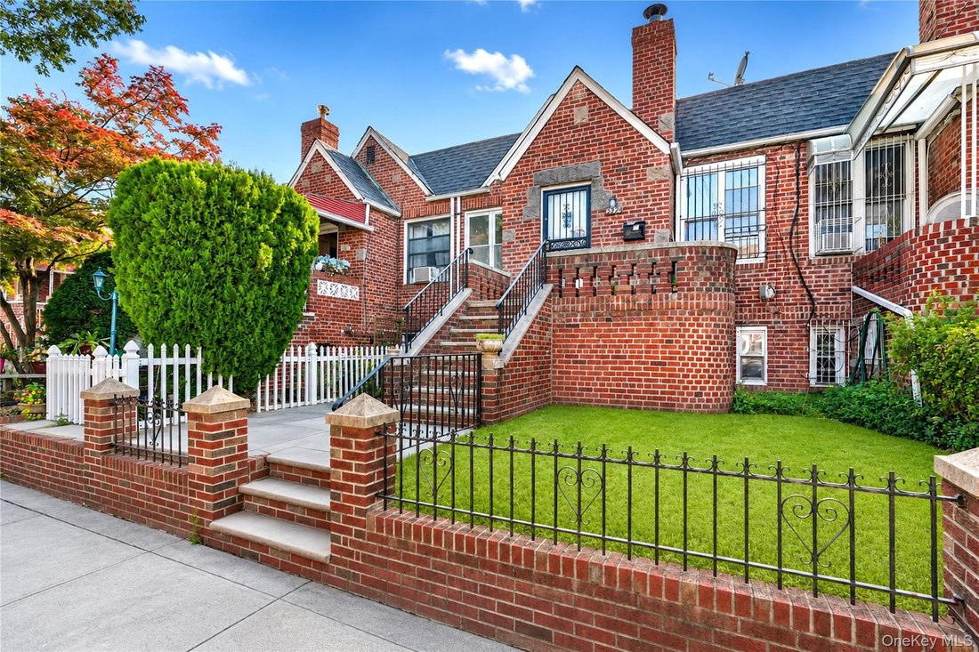 House in New York, New York, United States 3 - 18445431