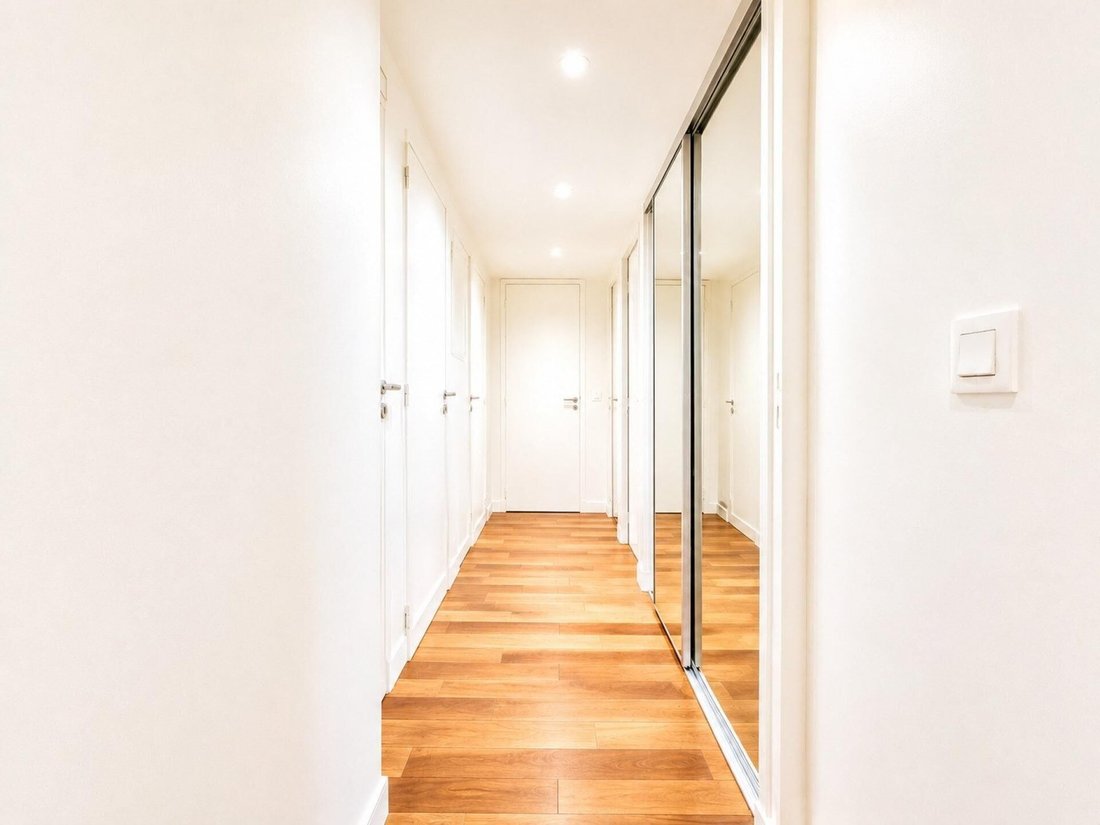 Apartment in Lorette-Martyrs, Paris 9e Arrondissement, Paris 5 - 18445503