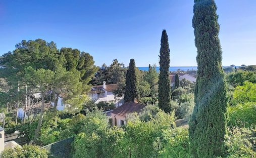 House in Exterieurs, Frejus, France 1