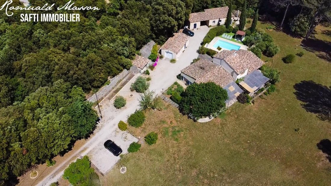 House in Besse-sur-Issole, Provence-Alpes-Côte d'Azur, France 1 - 17860599