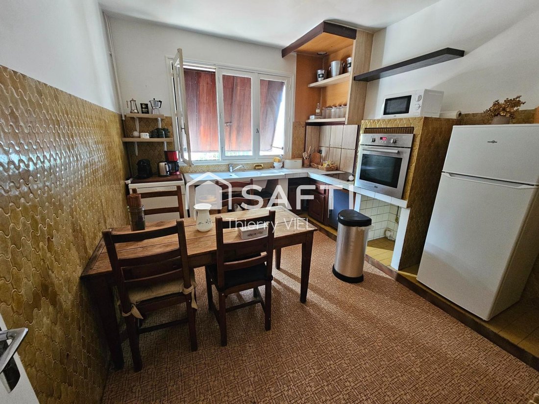 House in Neuilly-Plaisance, Ile-de-France, France 2 - 17860566