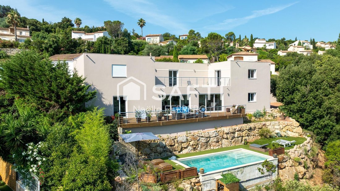 Casa en Les Issambres, Roquebrune-sur-Argens, Francia 2 - 18445529