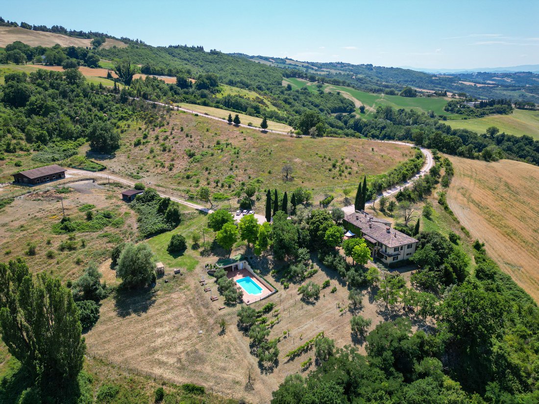 Estate in Historic Center, Urbino, Marche 1 - 18445387