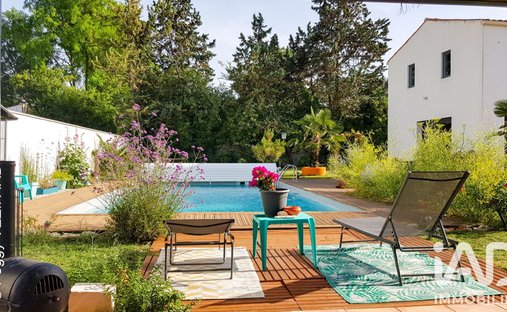 House in Sainte-Soulle, Nouvelle-Aquitaine, France 1