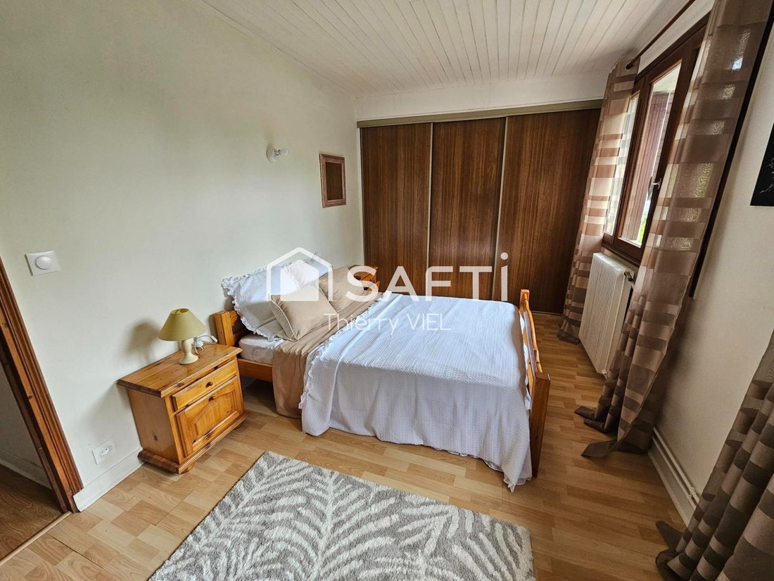 House in Neuilly-Plaisance, Ile-de-France, France 4 - 17860566
