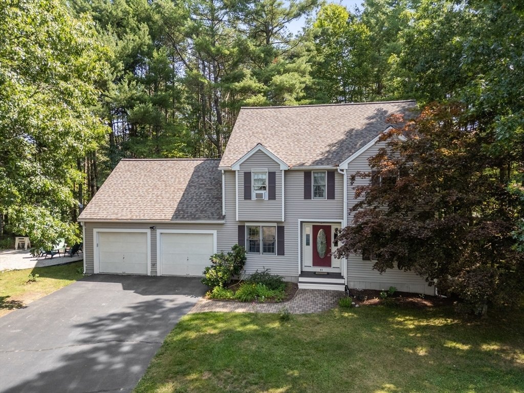 Uxbridge, Massachusetts, United States 2 - 18445361