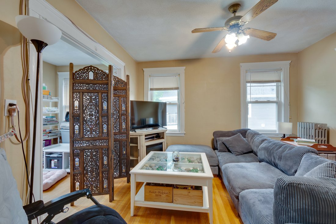 Arlington, Massachusetts, United States 3 - 18444951