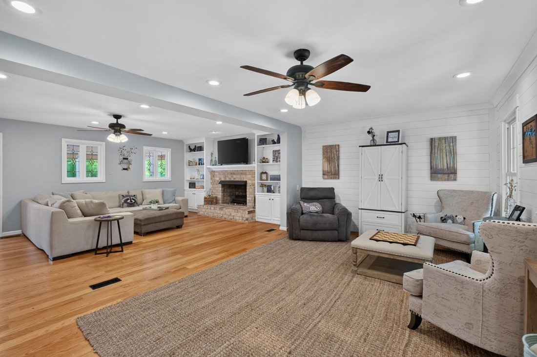 Suffolk, Virginia, United States 4 - 18444950