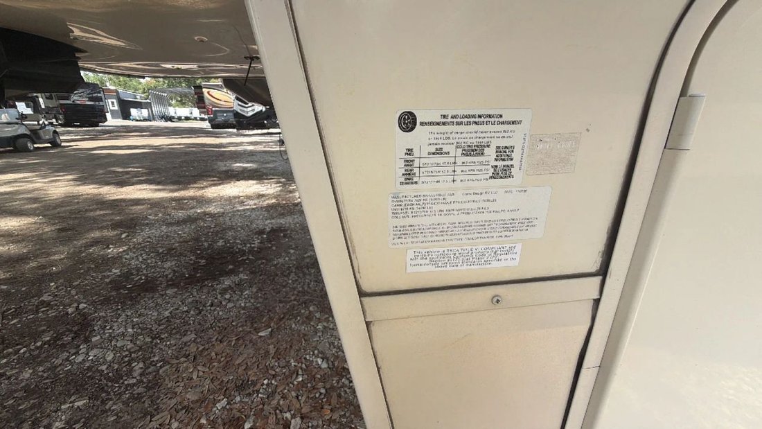 2021 Grand Design Solitude Fifth Wheel 375RES in Thonotosassa, FL, United States 3 - 18444612