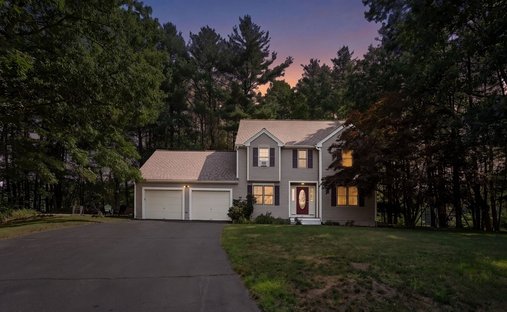 Uxbridge, Massachusetts, United States 1