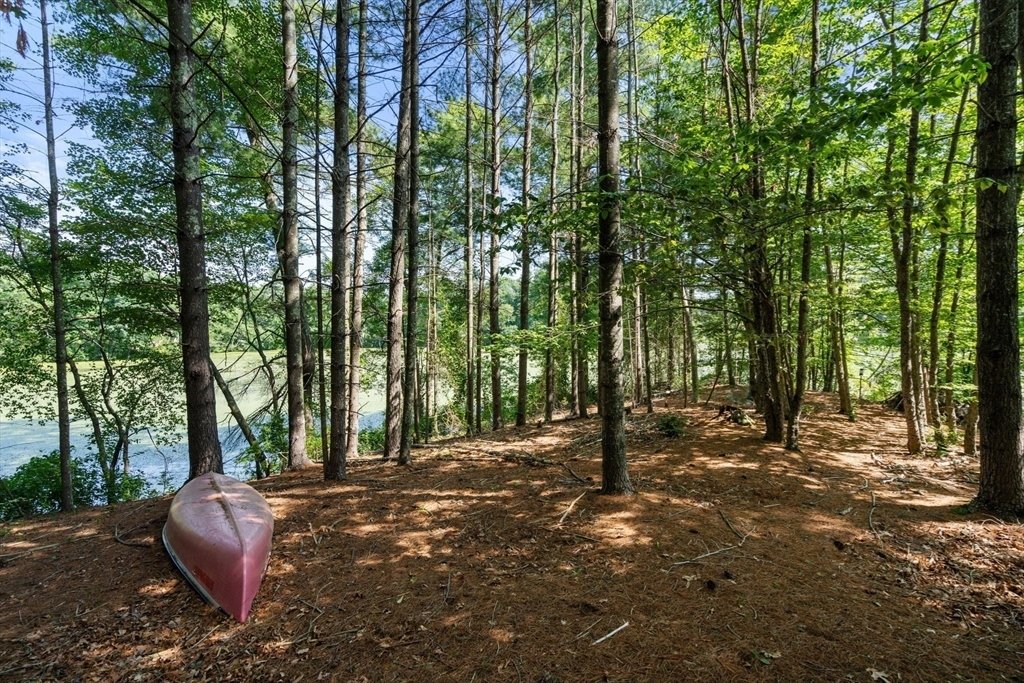 Uxbridge, Massachusetts, United States 5 - 18445361