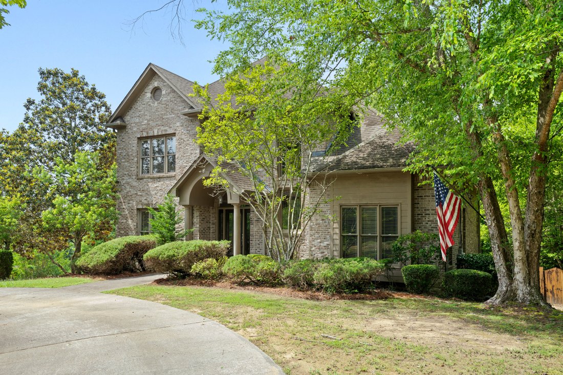 Mountain Brook, Alabama, United States 2 - 18445371
