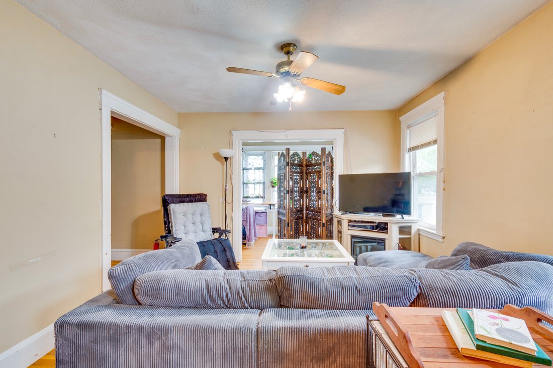 Arlington, Massachusetts, United States 5 - 18444951