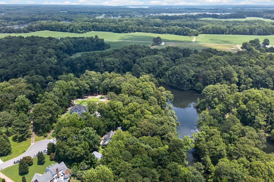 Suffolk, Virginia, United States 2 - 18444950