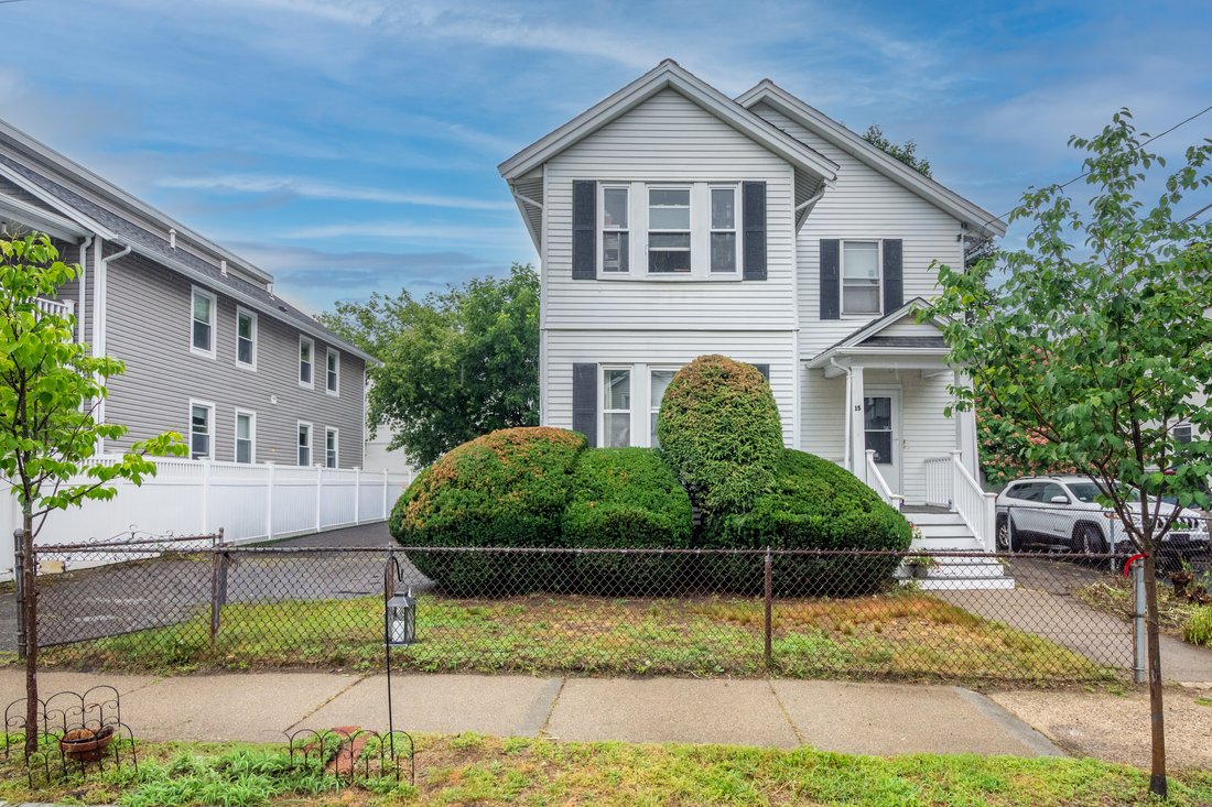 Arlington, Massachusetts, United States 2 - 18444951