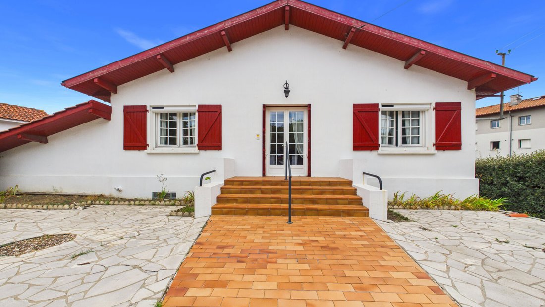 Villa in Anglet, Nouvelle-Aquitaine, France 2 - 18444384