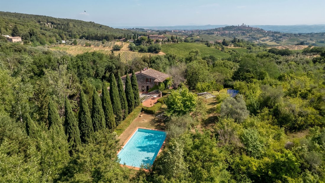 Country House in San Gimignano, Tuscany, Italy 1 - 18445452