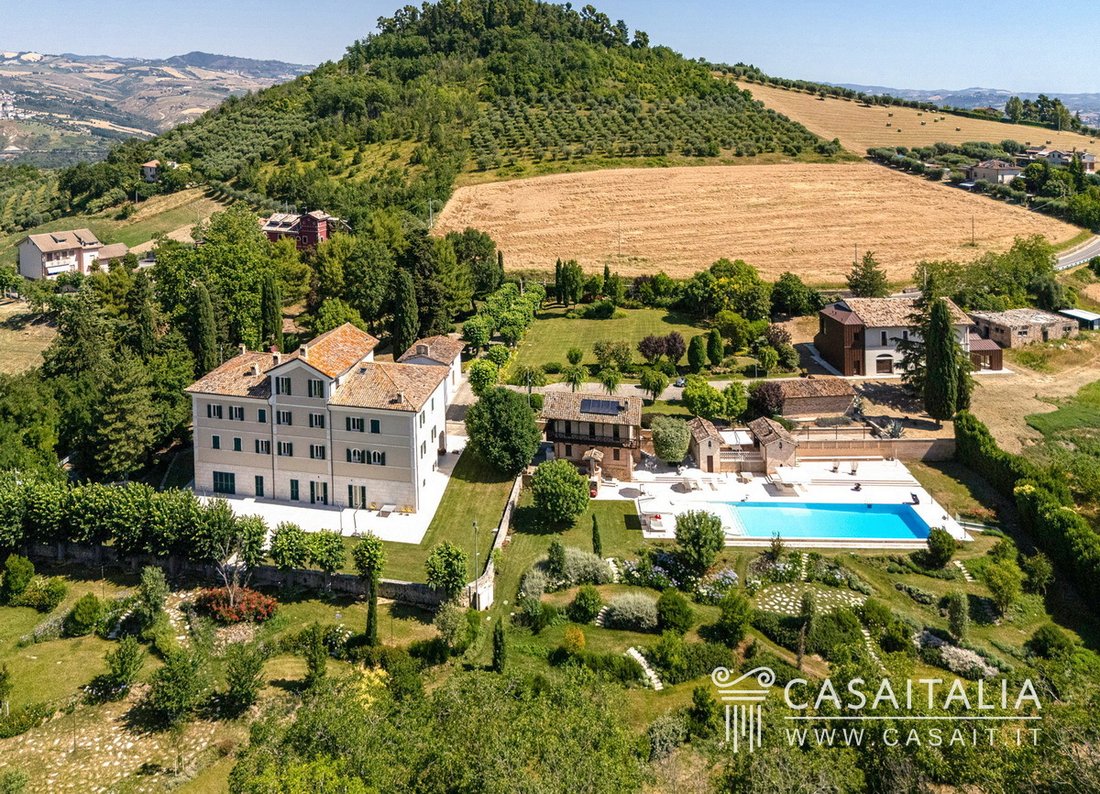 Villa in Folignano, Marche, Italy 3 - 18445290